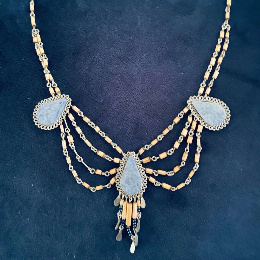 BOHO STYLE NECKLACE BLUE STONE WOOD BEADS SILVER ACCENT HANDMADE NICE JEANS LOOK